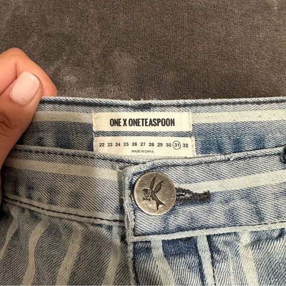 One Teaspoon Light Blue white stripe Jean Shorts bandit - Picture 4 of 6
